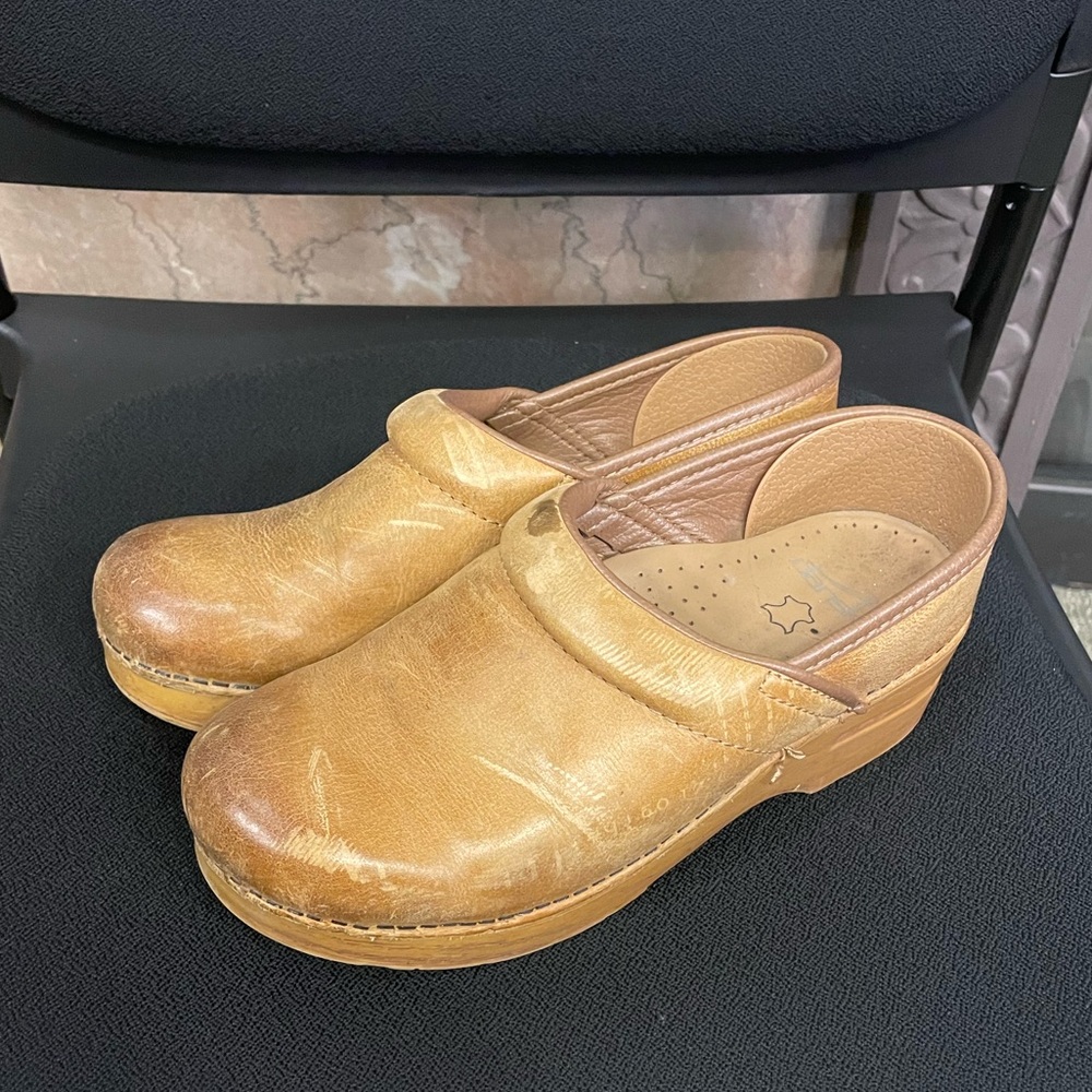 Dansko Clog in Honey